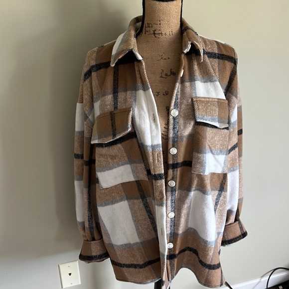 NWT Kittenish Tamara Shacket size large. Sold out style! - Picture 2 of 8